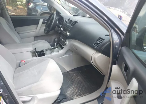 2012 Toyota Highlander Base V6 z USA, uszkodzony, nr VIN 5TDZK3EH7CS070579